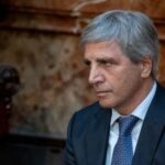ministro-de-economia-de-argentina,-luis-caputo,-dice-que-estados-unidos-esta-dispuesto-a-seguir-comprando-pesos