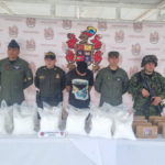ejercitos-de-colombia-y-ecuador-destruyeron-en-tumaco,-narino,-un-laboratorio-con-casi-dos-toneladas-de-clorhidrato-de-cocaina.