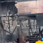incendio-en-el-popular-mercado-de-bazurto,-en-cartagena,-deja-en-la-calle-y-con-millonarias-deudas-a-comerciantes:-no-reportan-personas-lesionadas
