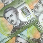 los-tranquilos-vientos-cruzados-de-chile:-el-peso-se-mantiene-estable,-las-acciones-hacen-una-pausa-y-la-historia-del-cobre-detras-de-ellos