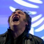 milei-promete-que-“argentina-cambiara”-despues-de-las-elecciones-intermedias-en-el-ultimo-mitin-preelectoral