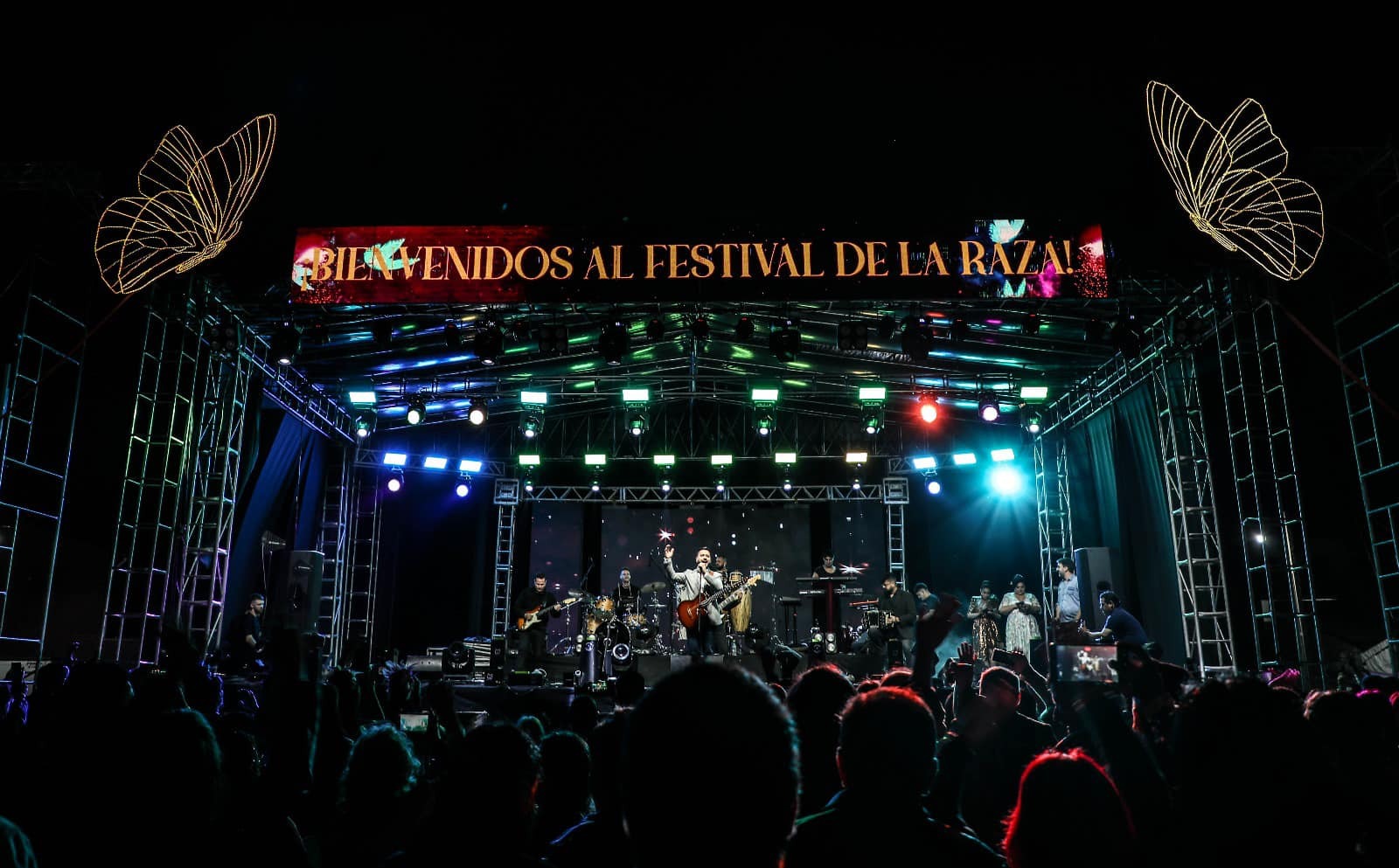 verduleros-y-marilina-animaron-esta-noche-el-festival-de-la-raza