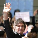 en-argentina,-el-partido-de-javier-milei-remporte-largement-les-legislatives-de-mi-mandat