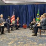 diplomacia-sin-dramatismo:-los-lideres-entre-estados-unidos-y-brasil-intercambian-palabras-calidas,-no-concesiones