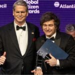 scott-bessent-saludo-la-victoria-de-javier-milei:-“esperamos-que-continuen-los-pasos-hacia-una-mayor-libertad-economica”