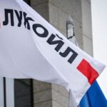 en-direct,-guerre-en-ukraine :-vise-par-des-sanctions-americaines,-le-petrolier-russe-lukoil-va-ceder-ses-actifs-etrangers