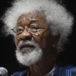 le-nigerian-wole-soyinka,-premio-nobel-de-literatura-en-1986,-voit-son-visa-americain-annule