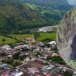 cuatro-osos-hambrientos-bajaron-de-las-montanas,-se-comieron-una-vaca-y-desataron-el-terror-en-pueblo-de-boyaca:-ahora-los-campesinos-los-protegen