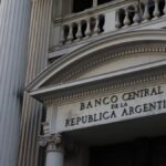 aflojan-torniquete-monetario-a-bancos:-bcra-flexibiliza-encajes-en-busca-de-frenar-la-montana-rusa-de-las-tasas