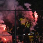 penarol-fue-multado-por-la-petaca-lanzada-a-kevin-dawson-y-sus-hinchas-le-generaron-sanciones-en-todos-los-torneos-de-este-2025