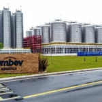 el-titan-de-la-cerveza-de-brasil-prospera:-el-impulso-de-ambev-en-el-tercer-trimestre-en-medio-de-problemas-economicos-y-climaticos