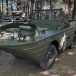 anfibios,-embarcaciones-y-autos-historicos-embellecieron-la-ultima-autoclasica