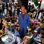 fanaticos-en-buenos-aires-recuerdan-al-fallecido-cantante-liam-payne,-a-un-ano-de-su-muerte