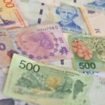 los-argentinos-se-deshacen-del-peso,-apostando-a-que-el-rescate-estadounidense-esta-condenado-al-fracaso