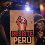 un-muerto-y-mas-de-100-heridos-mientras-el-lider-interino-de-peru-lucha-por-sofocar-los-disturbios