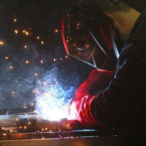 la-industria-metalurgica-volvio-a-caer-y-el-uso-de-la-capacidad-instalada-se-estanco-en-niveles-de-pandemia