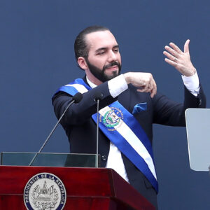 abogados-huyen-de-el-salvador-por-riesgo-de-detencion,-denuncian-ante-cidh