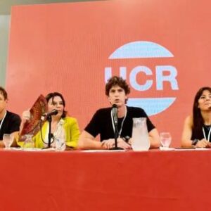 la-ucr-entra-en-un-momento-critico-con-el-futuro-del-partido-en-juego