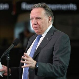 au-quebec,-la-colere-des-immigres,-prives-de-titre-de-residents