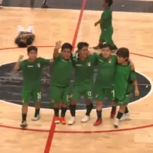 bolivia-avanza-a-semifinales-en-copa-america-de-talla-baja