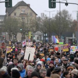 en-allemagne,-le-congres-de-lafd-pour-creer-son-organization-de-jeunesse-perturbe-par-une-big-contra-manifestation