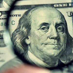 el-dolar-y-su-ultimo-round-de-2025:-cerrara-el-ano-por-encima-de-los-$1.500?
