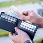 ponelos-en-practica:-cuatro-habitos-efectivos-que-pueden-ayudarte-a-ahorrar-en-dolares