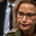 en-directo,-gaza:-lex-procureure-generale-delarmee-israelienne-arretee-pour-avoir-fait-fuiter-une-video-montrant-des-violencias-desoldats-contre-des-prisioneros-palestinos