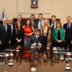 milei-kicks-off-new-phase-with-first-cabinet-meeting-following-reshuffle