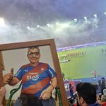 el-hincha-que-toco-el-corazon-del-rollo-en-el-partido-del-ciclon-con-guarani