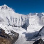 nepal:-neuf-morts,-dont-un-alpiniste-francais,-dans-une-avalanche-et-une-tempete