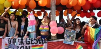 Argentinos marchan por el orgullo LGBTQ, contra el ‘odio’ impulsado por el gobierno argentinos-marchan-por-el-orgullo-lgbtq,-contra-el-‘odio’-impulsado-por-el-gobierno