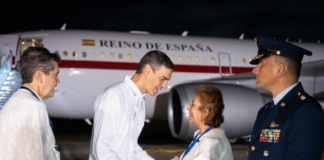 El presidente de España, Pedro Sánchez, aterrizó en la Cumbre Celac-UE en Colombia para el diálogo diplomático entre los dos continentes el-presidente-de-espana,-pedro-sanchez,-aterrizo-en-la-cumbre-celac-ue-en-colombia-para-el-dialogo-diplomatico-entre-los-dos-continentes