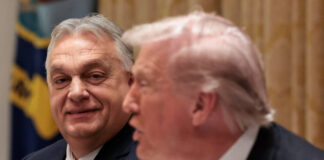 El director ejecutivo de la BBC dimitió el-director-ejecutivo-de-la-bbc-dimitio