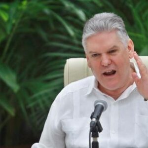 a-cuba,-lancien-ministre-de-leconomie-est-juge-a-huis-clos-pour-espionaje-y-corrupcion