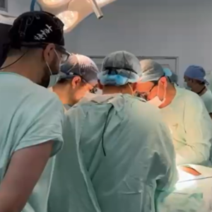 el-primer-trasplante-de-corazon-en-un-hospital-publico-en-colombia-se-realizo-en-el-hospital-general-de-medellin:-asi-se-materializo-este-hito-medico.