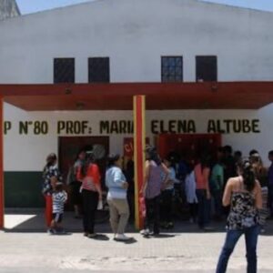 internaron-a-una-docente-tras-recibir-golpes-de-alumnos-y-padres