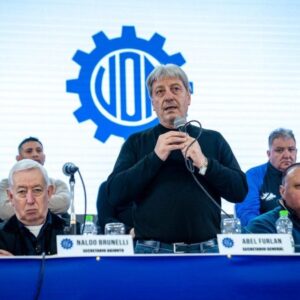 salarios-de-metalurgicos:-la-uom-cerro-su-paritaria-con-aumentos-y-bonos