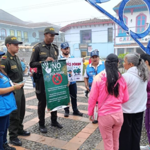 la-‘patrulla-antipolvora’-ya-esta-en-accion-en-el-valle:-uniformados-recorren-municipios,-dentro-de-campana-para-evitar-quemados-en-dia-de-velitas