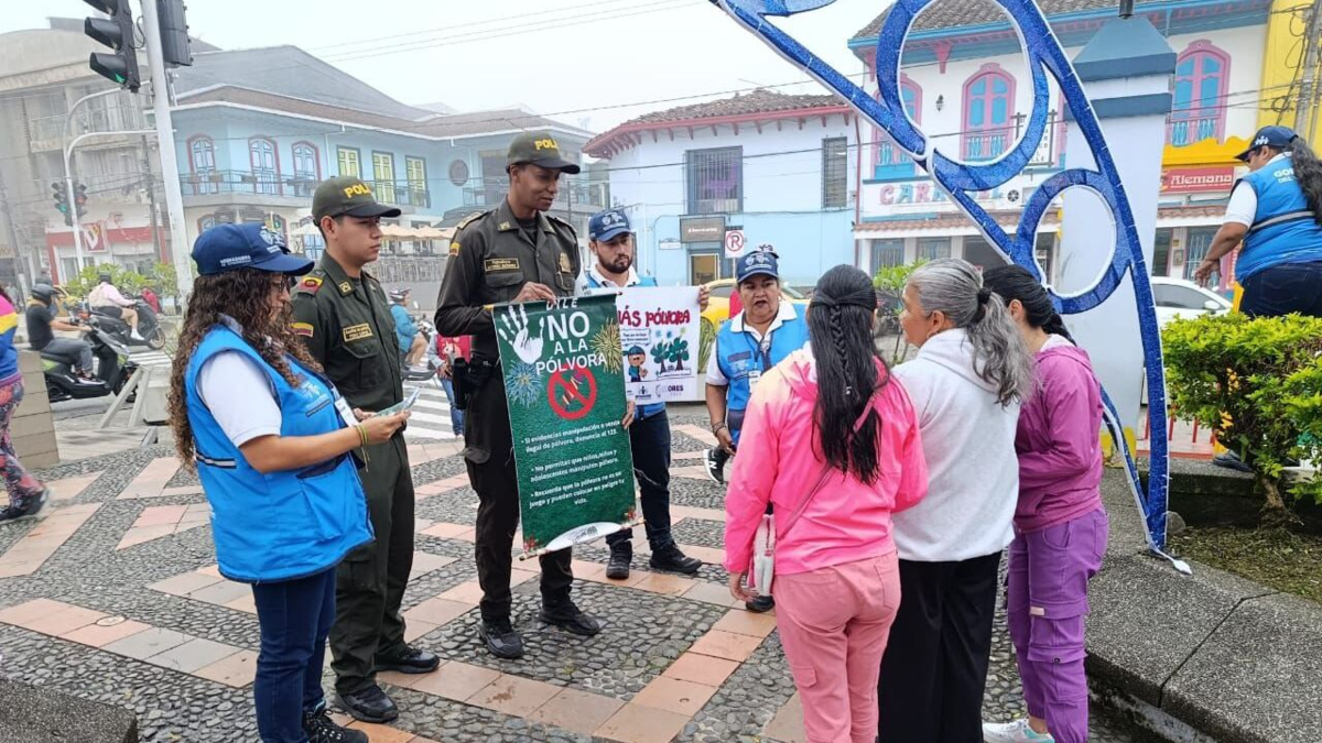 la-‘patrulla-antipolvora’-ya-esta-en-accion-en-el-valle:-uniformados-recorren-municipios,-dentro-de-campana-para-evitar-quemados-en-dia-de-velitas
