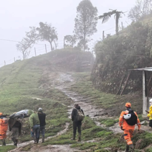 rescatan-cuerpo-de-campesino-fallecido-tras-avalancha-en-cerro-pitayo,-de-villahermosa,-tolima:-autoridades-ordenaron-evacuacion-de-familias-riberenas