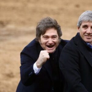 argentina-vendera-bonos-ley-local-en-dolares-en-medio-de-impulso-de-milei