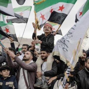 les-syriens-celebre-lespoir-retrouve,-un-apres-la-chute-de-la-dictature-des-al-assad