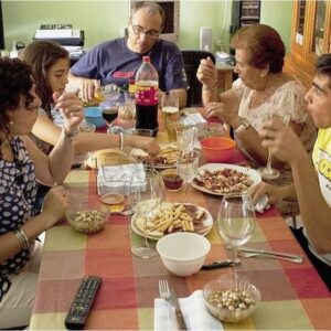 el-53%-de-la-clase-media-tuvo-que-gastar-ahorros-o-endeudarse-para-llegar-a-fin-de-mes