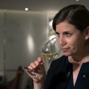 las-sumilleres-estan-abriendo-el-mundo-del-vino-dominado-por-los-hombres