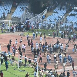 lio-para-messi-en-calcuta-mientras-los-fanaticos-destrozan-el-estadio-de-india-despues-de-una-salida-abrupta
