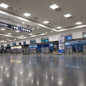 air-traffic-controllers-announce-strikes-that-will-affect-flights-during-the-christmas-holidays