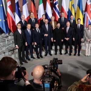 en-direct,-guerre-en-ucrania:-plusieurs-responsables-europeens-proponent-de-dirigir-une-force-multinacionale-pour-garantir-un-cessez-le-feu-durable