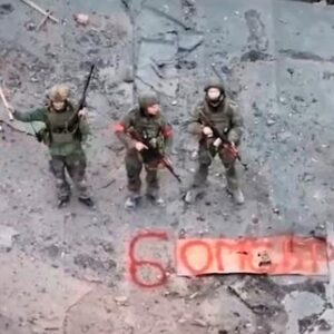 en-direct,-guerre-en-ucrania:-larmee-ukrainienne-concede-a-larmee-russe-laville-desiversk,-dans-loblast-dedonetsk