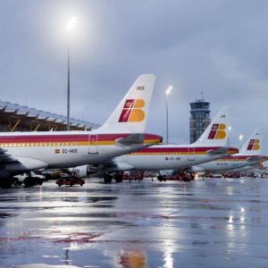 iberia-y-plus-ultra-extienden-hasta-el-31-de-enero-la-suspension-de-vuelos-a-venezuela